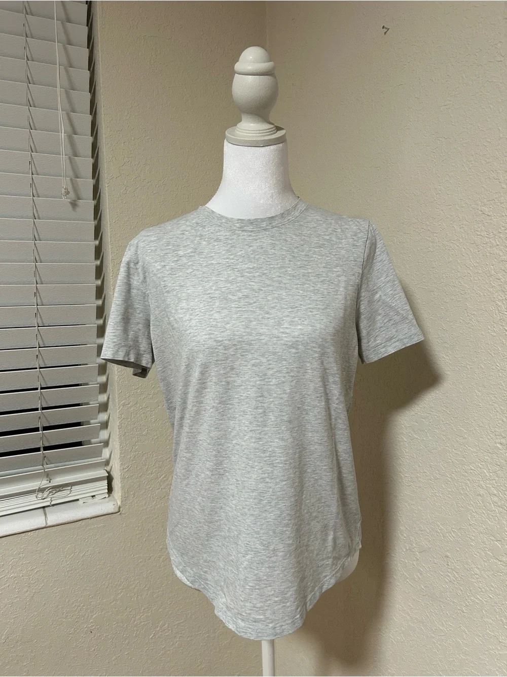 lululemon athletica 🍋 light Heather Gray Short Sleeve Tee